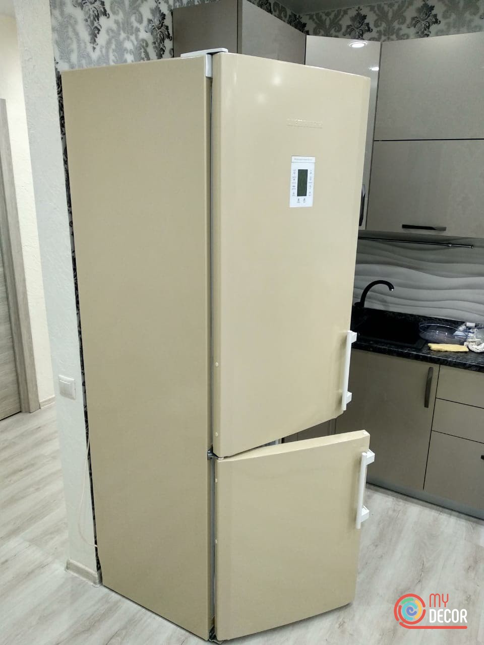 Оформление холодильника при помощи пленки